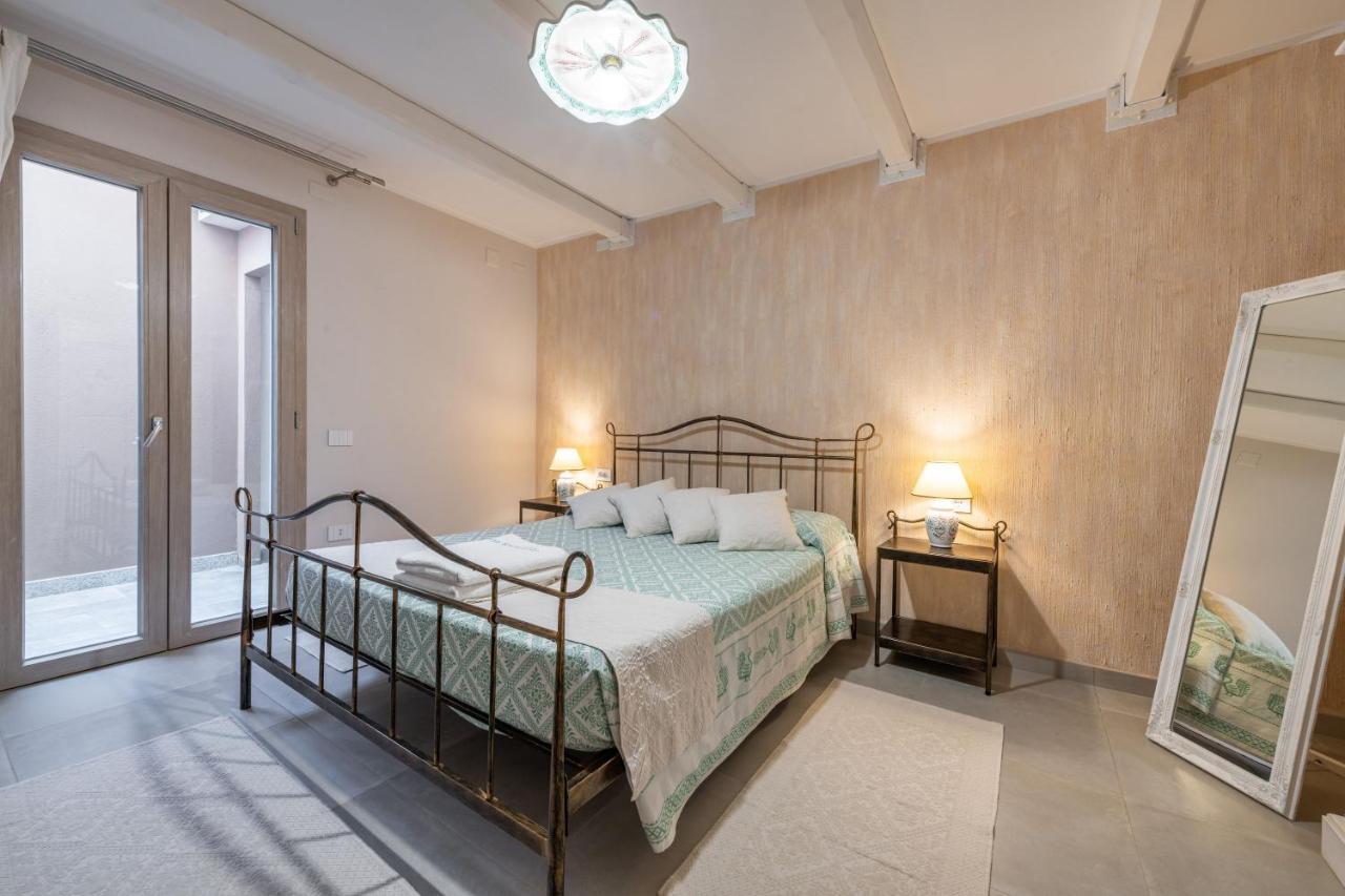 Villa Sa Rocca Junior & Suite Chia Εξωτερικό φωτογραφία