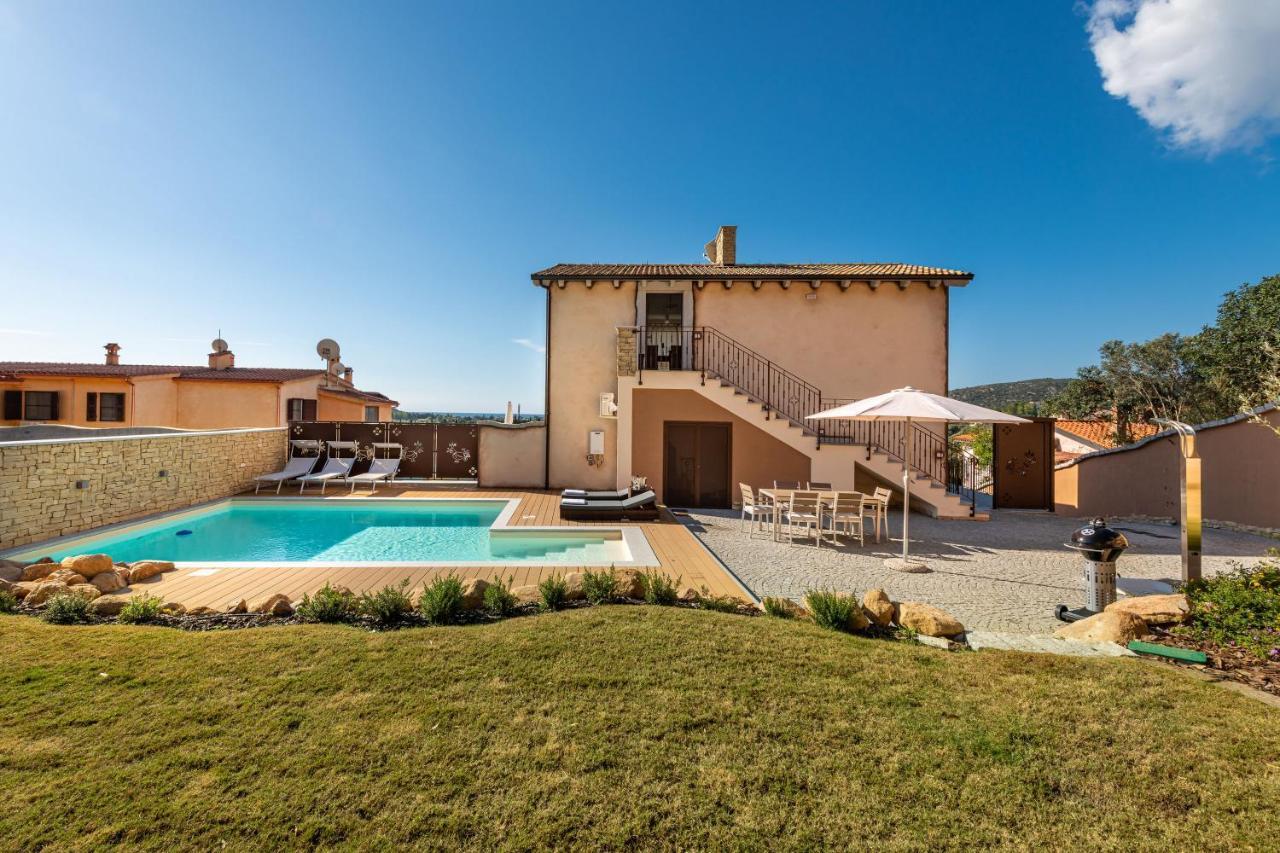 Villa Sa Rocca Junior & Suite Chia Εξωτερικό φωτογραφία