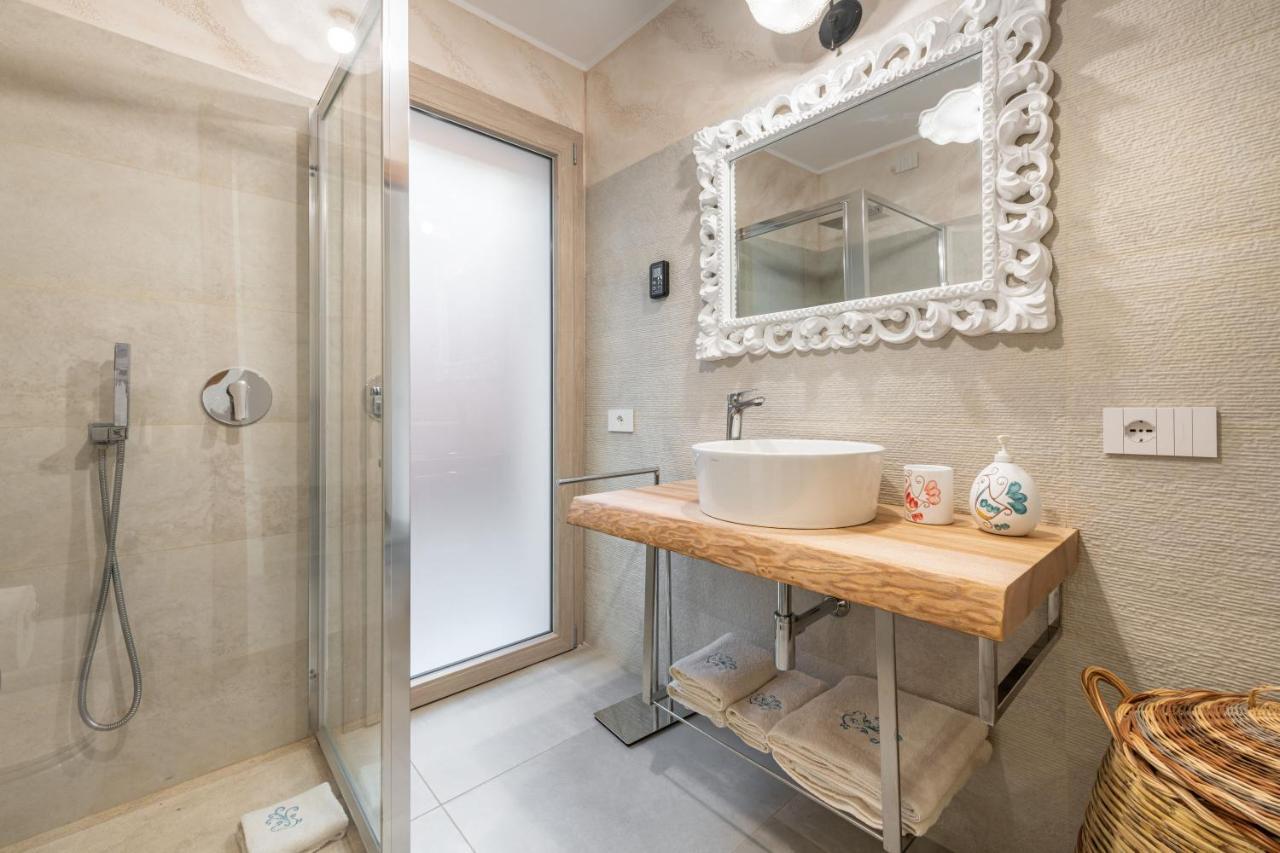 Villa Sa Rocca Junior & Suite Chia Εξωτερικό φωτογραφία