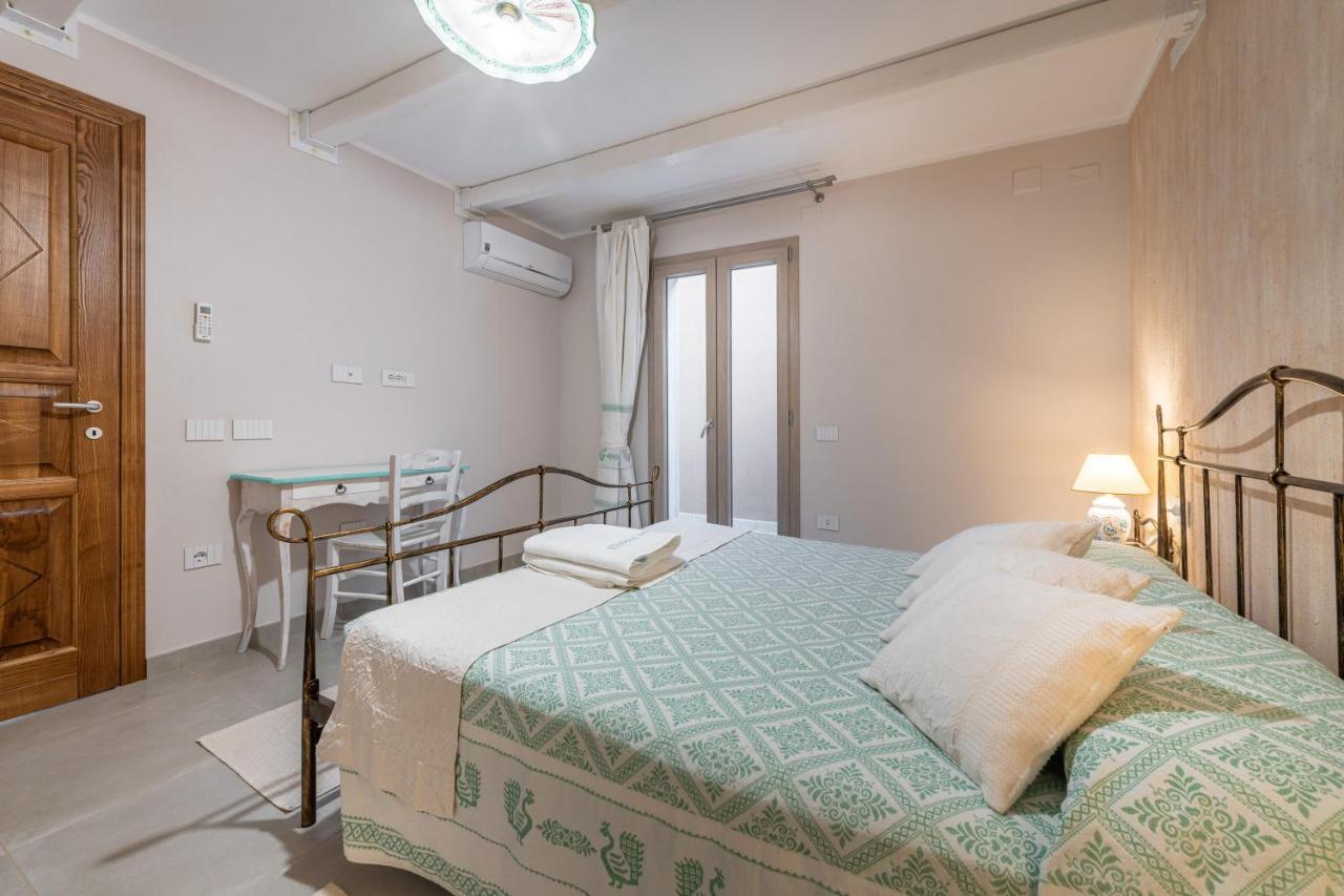 Villa Sa Rocca Junior & Suite Chia Εξωτερικό φωτογραφία
