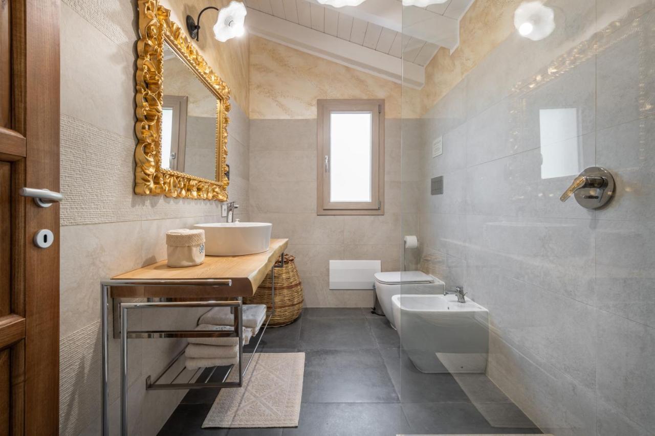 Villa Sa Rocca Junior & Suite Chia Εξωτερικό φωτογραφία
