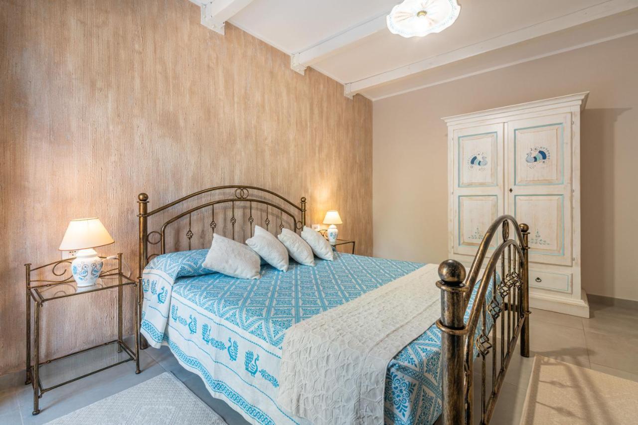 Villa Sa Rocca Junior & Suite Chia Εξωτερικό φωτογραφία